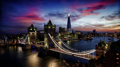 Tower Bridge und The Shard im Abendlicht
