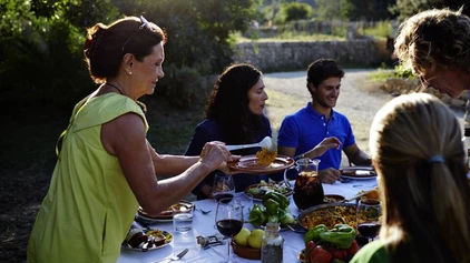 Griechische Geselligkeit beim Mittagessen