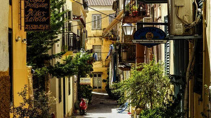 Citylife in Griechenland - Altstadtgasse in Nauplia