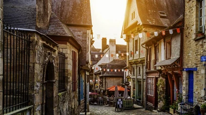 Historische Gasse in der Bretagne