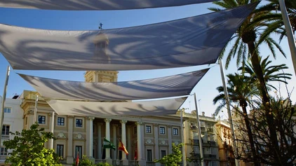 Am Rathaus von Cádiz