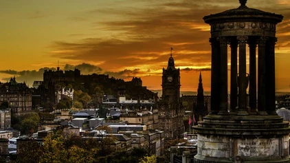Blick von Calton Hill auf Edinburgh