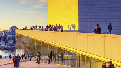 Abendstimmung auf dem Osloer Opernhaus