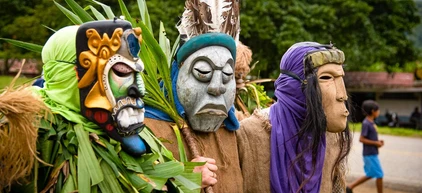 Maskentanz der Indigenen