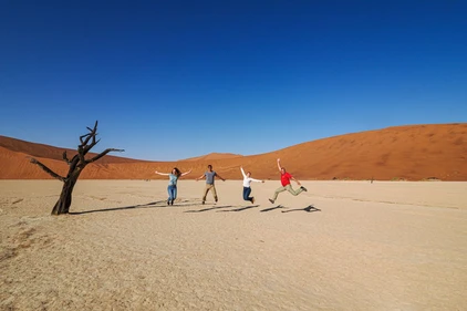 Urlaubsfreude im Deadvlei