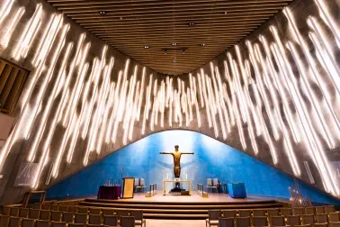Innenansicht der Nordlichtkathedrale in Alta