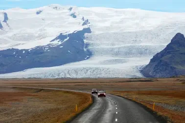 Straße zum Gletscher Vatnajökull