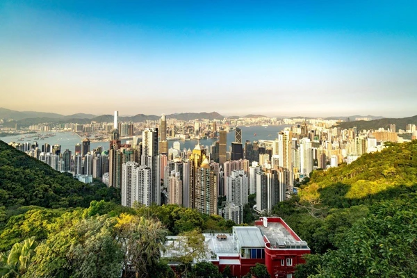 Atemberaubende Architektur in Hongkong: Skyline trifft Natur