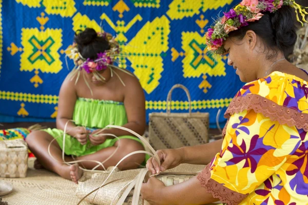 Begegnung mit der kunstvollen Handwerkstradition von Rurutu, Französisch-Polynesien