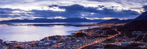 Ushuaia in der magischen Abenddämmerung – Entspannen in Argentinien