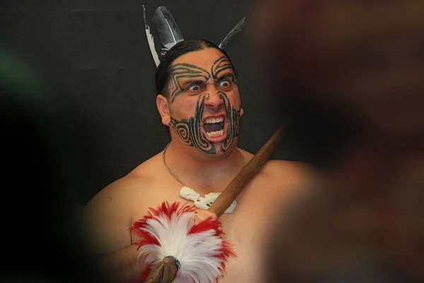 Maori-Kultur erleben: Tradition und Ausdruck in Neuseeland