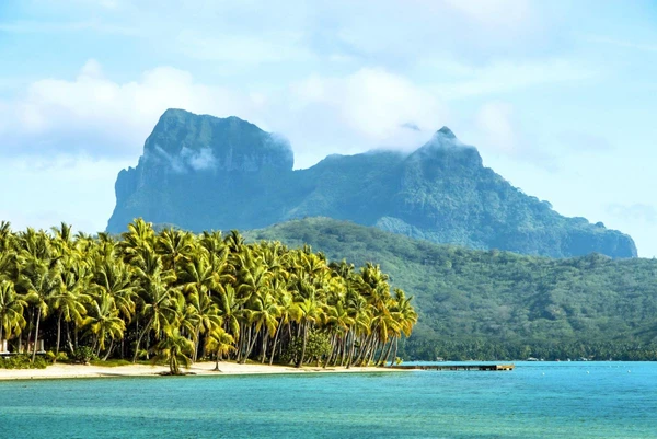 Inselwelt Bora Bora – Entspannen Sie am malerischen Strand von Französisch-Polynesien