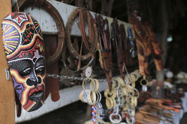 Holz-Schnitz-Markt in Okahandje, Namibia – Entdecken Sie die Kultur und Kunsthandwerk.