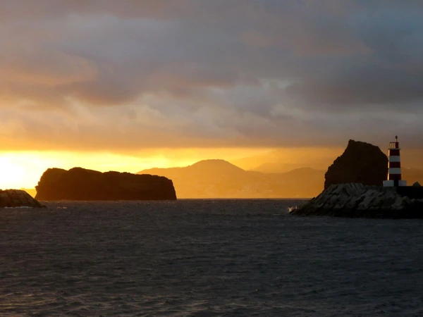 Blick von Pico zur Nachbarinsel Faial