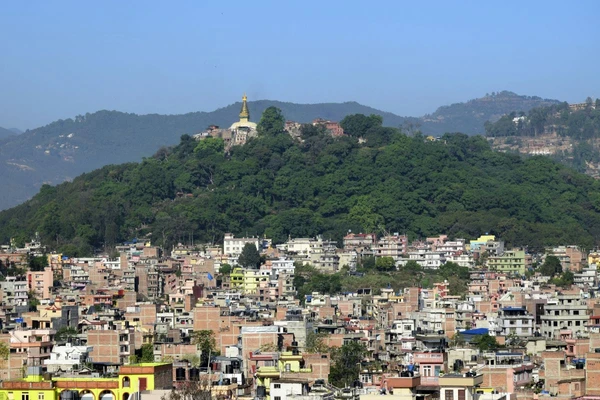 Blick auf Kathmandu und die Tempelanlage Swayambhunath im Kathmandutal