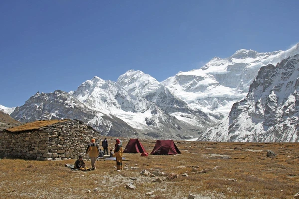 Übernachten im Pang Pema, Kanchenjunga-Basislager, 5065 m in Nepal