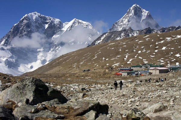 Trekking nach Lobuche - Abenteuer in den Bergen Nepals