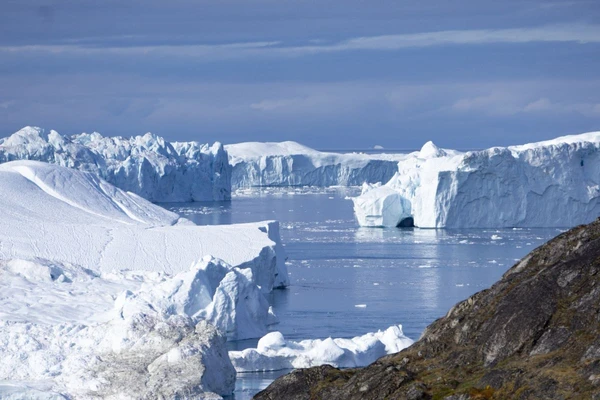 Erleben Sie den beeindruckenden Eisfjord nahe Ilulissat in Grönland.