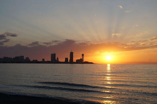 Batumi: Entspannen am Strand beim Sonnenuntergang in Georgien