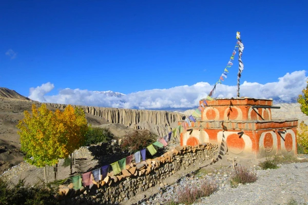 Entdecken Sie die Schönheit von Yara Gaon im Mustang-Gebiet Nepals