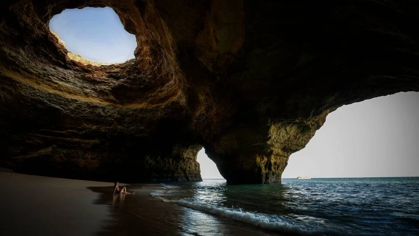 Meereshöhlenstrand an der Algarve