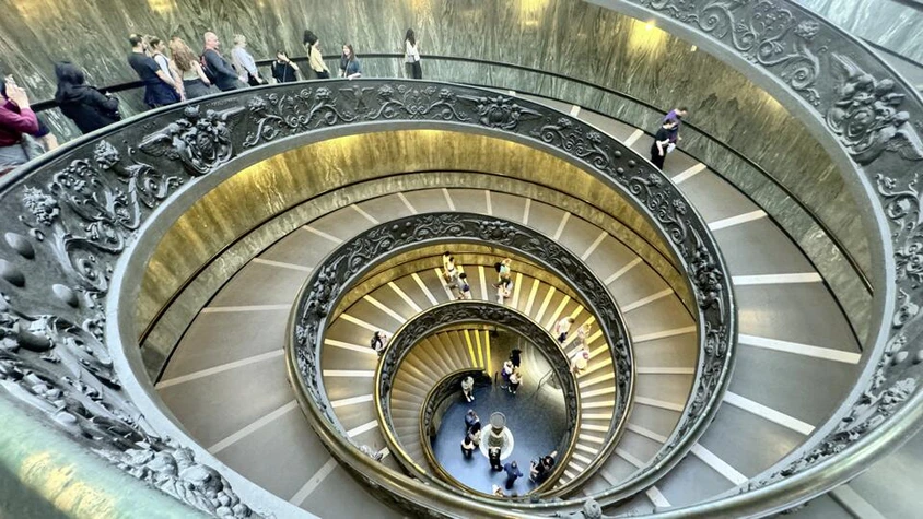 Treppenhaus in den Vatikanischen Museen