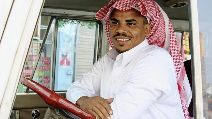 Ein Fahrer in Saudi-Arabien