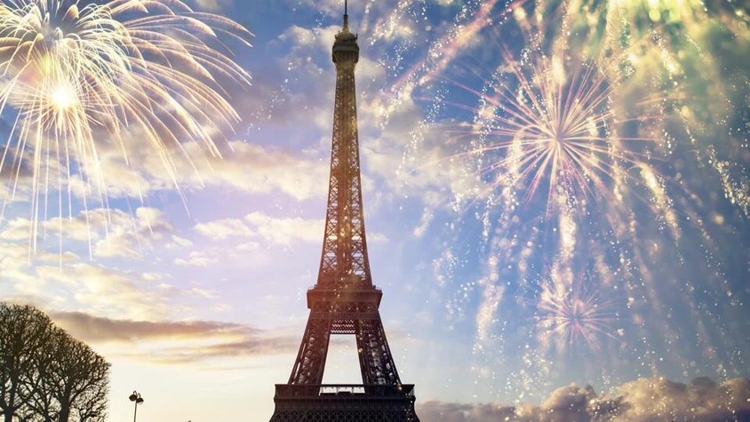 Feuerwerk über dem Eiffelturm