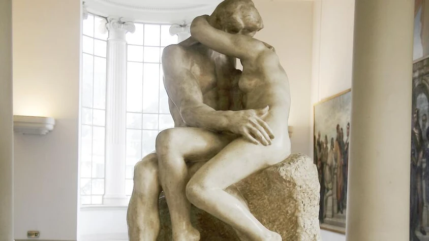Rodins Skulptur "Der Kuss" im Musée des Beaux-Arts