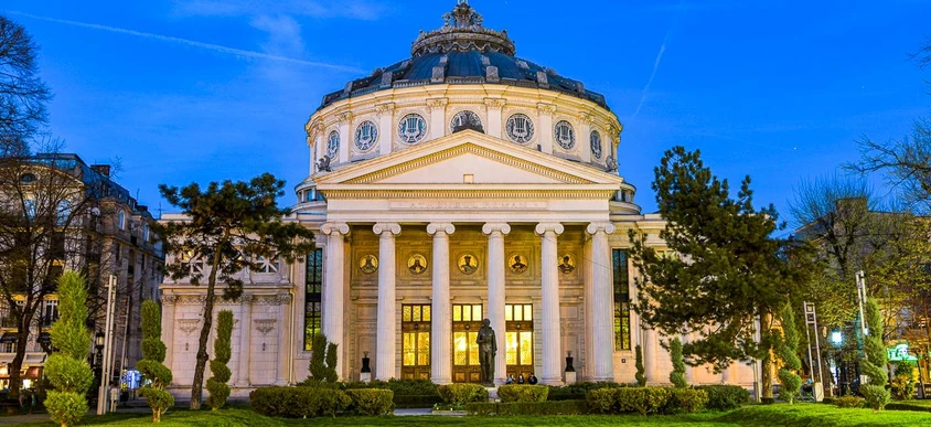Bukarester Athenäum im Abendlicht