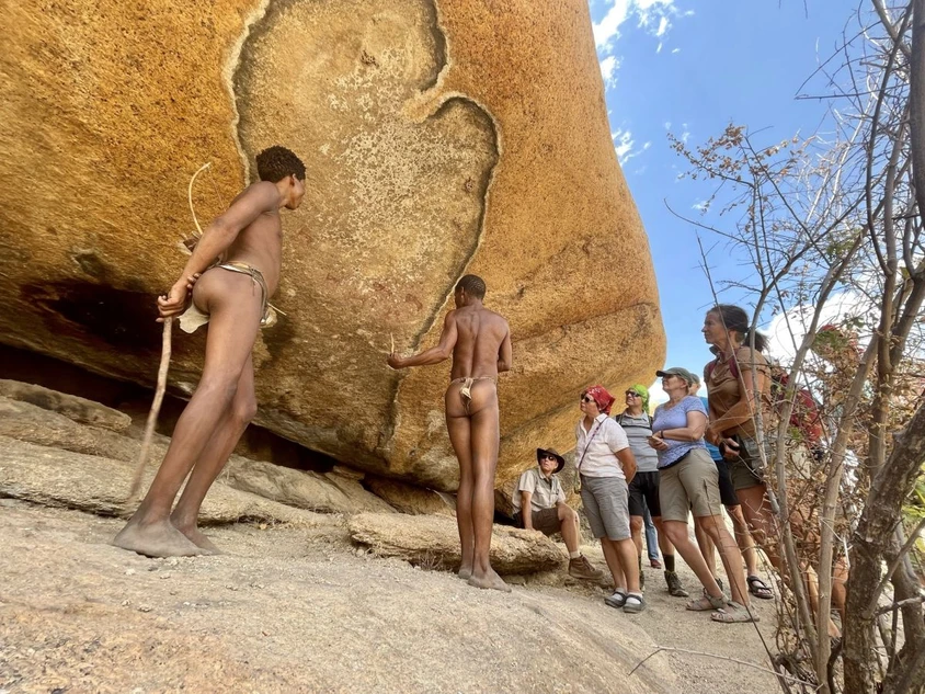 Wandmalerei bei den San auf Omandumba