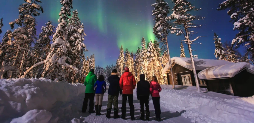 Nordlichter über Lappland - tsuguliev - tsuguliev /Adobe.com