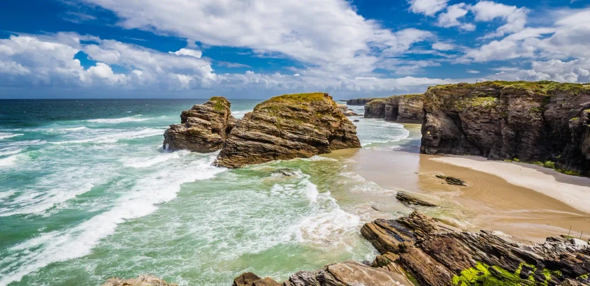 Playa de Las Catedrales in Ribadeo - zm_photo - zm_photo /Adobe.com