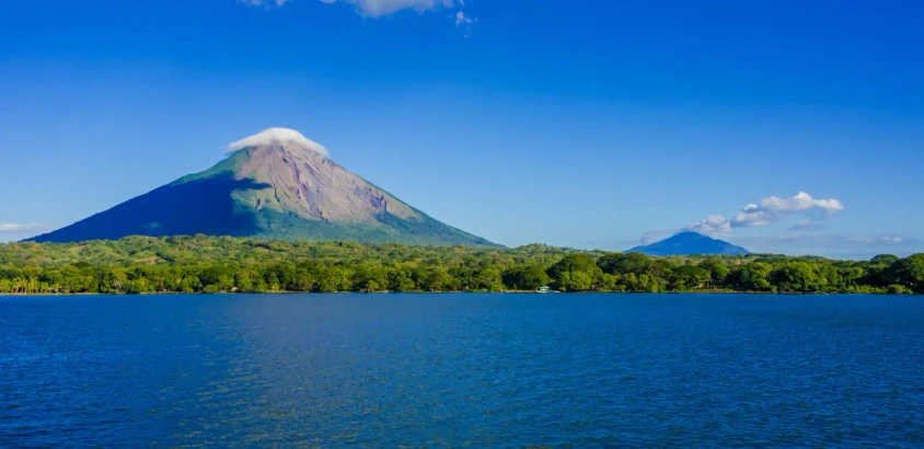 Vulkane auf der Isla Ometepe - Simon Dannhauer - © Simon Dannhauer / Adobe.com