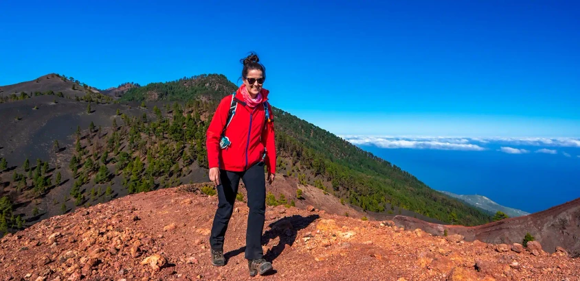 Wanderung mit Ausblick - Marta Dabrowska - © Marta Dabrowska / Adobe.com